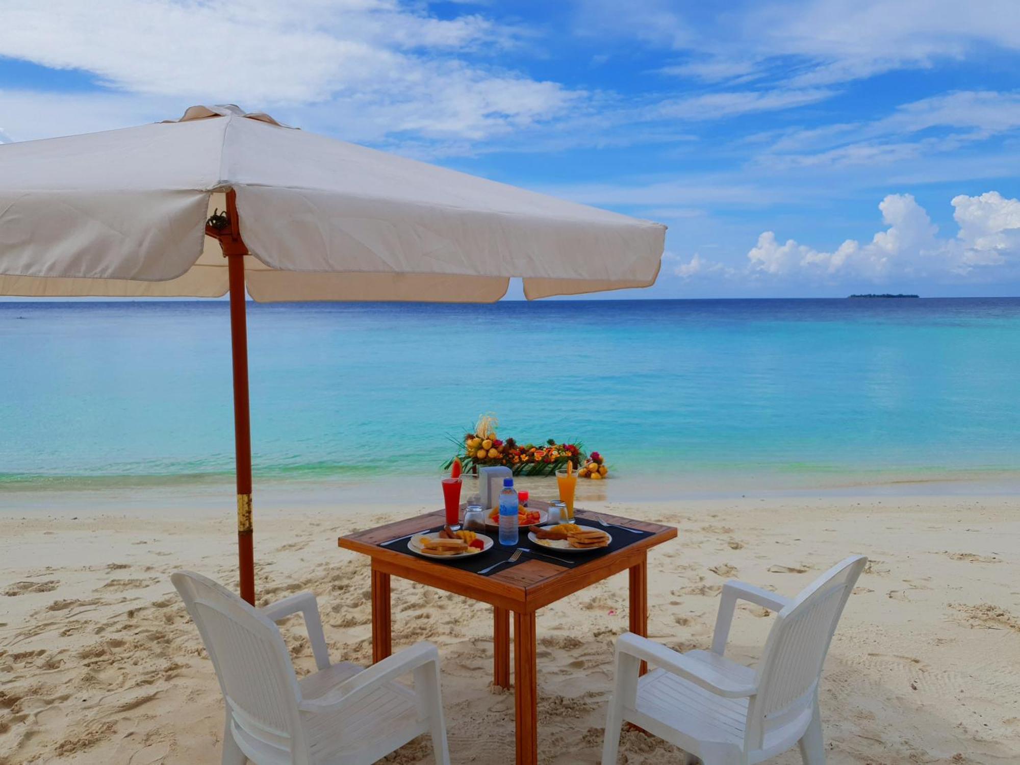 Nemo Inn Omadhoo Exterior photo