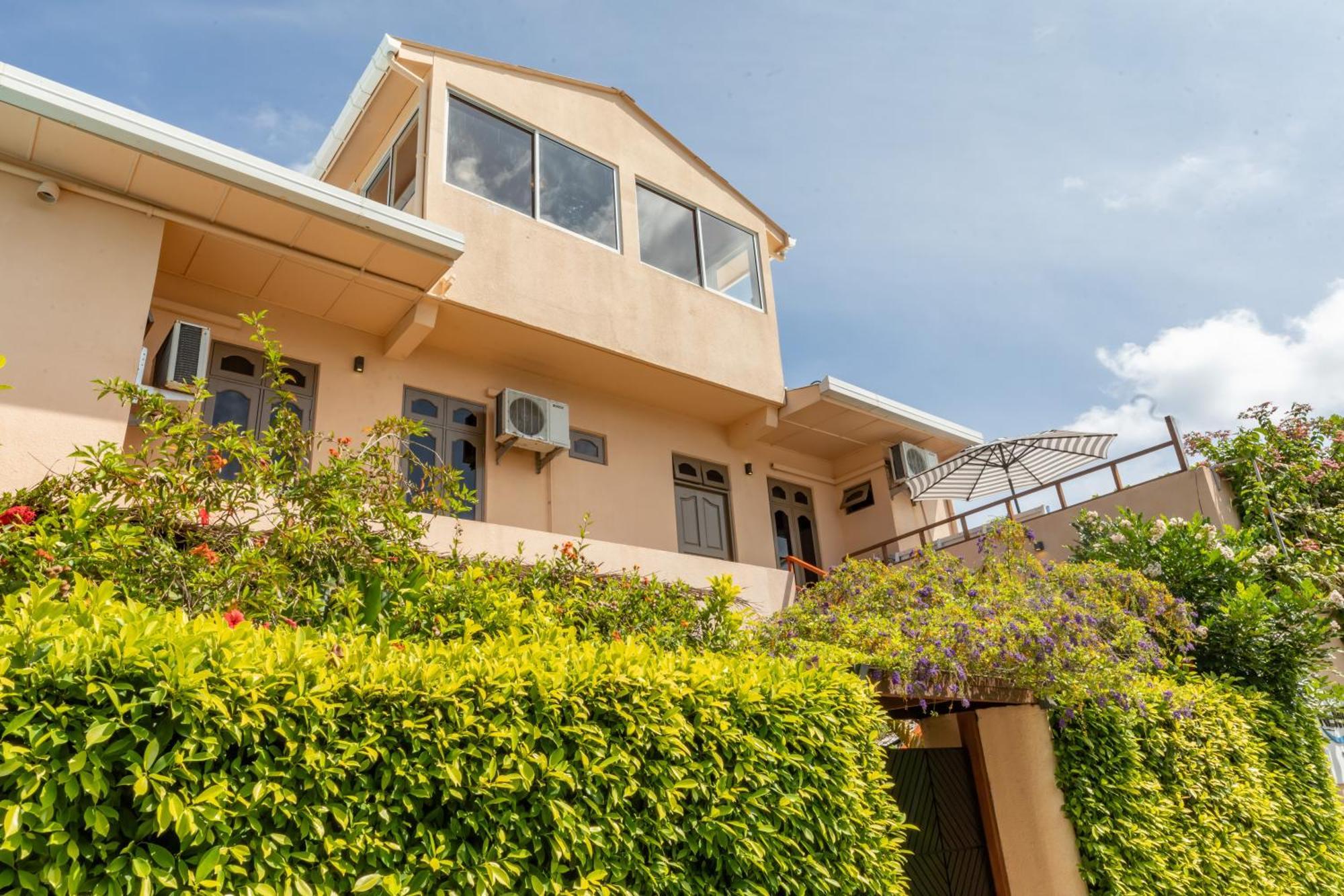 Nemo Inn Omadhoo Exterior photo