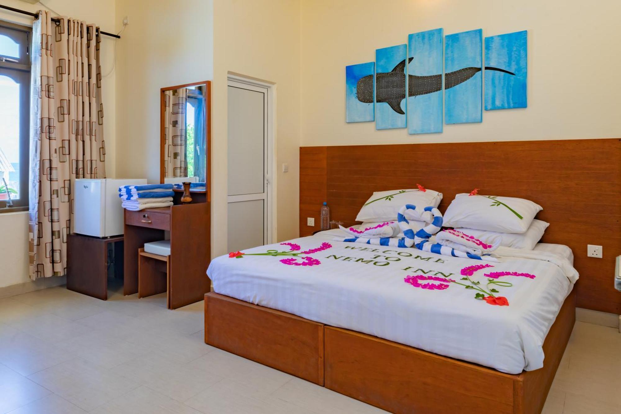 Nemo Inn Omadhoo Exterior photo