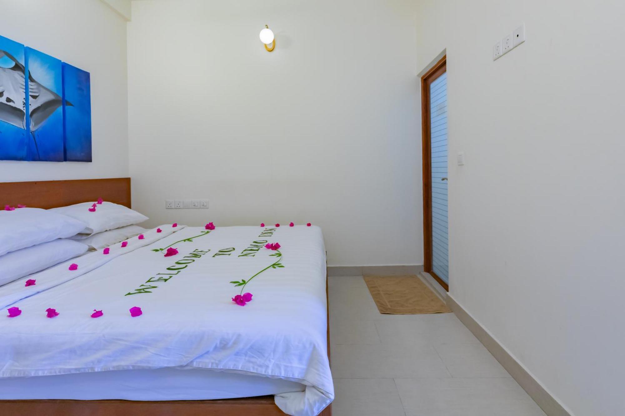Nemo Inn Omadhoo Exterior photo