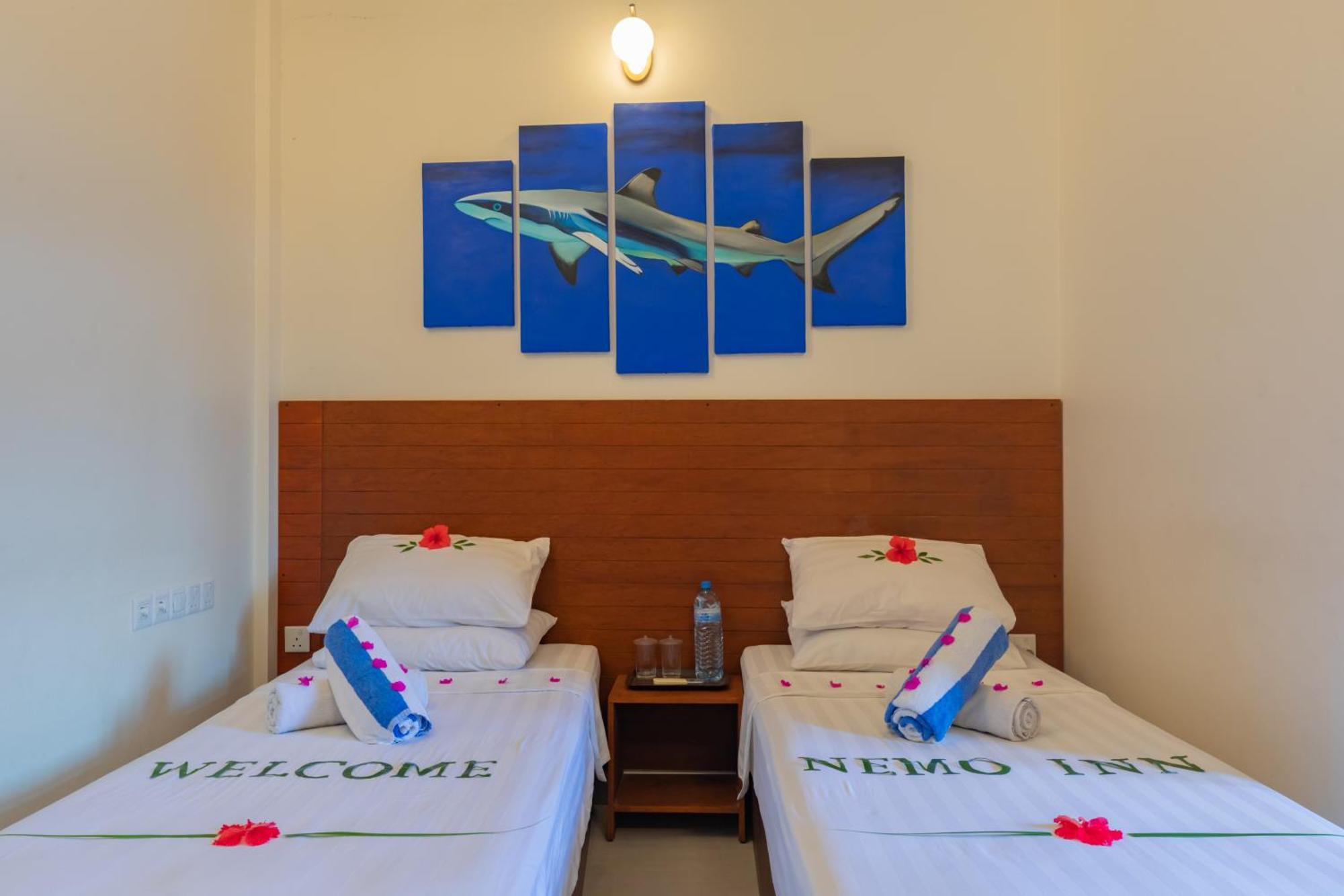 Nemo Inn Omadhoo Exterior photo