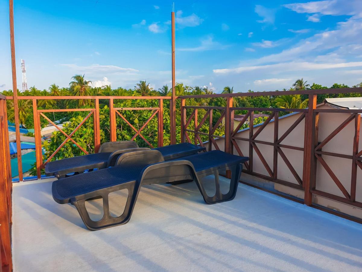 Nemo Inn Omadhoo Exterior photo
